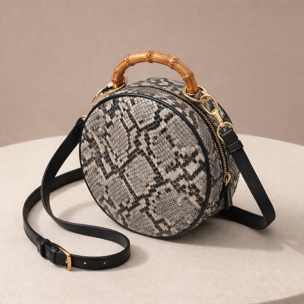 Stylish Snakeskin Pattern Round Bag